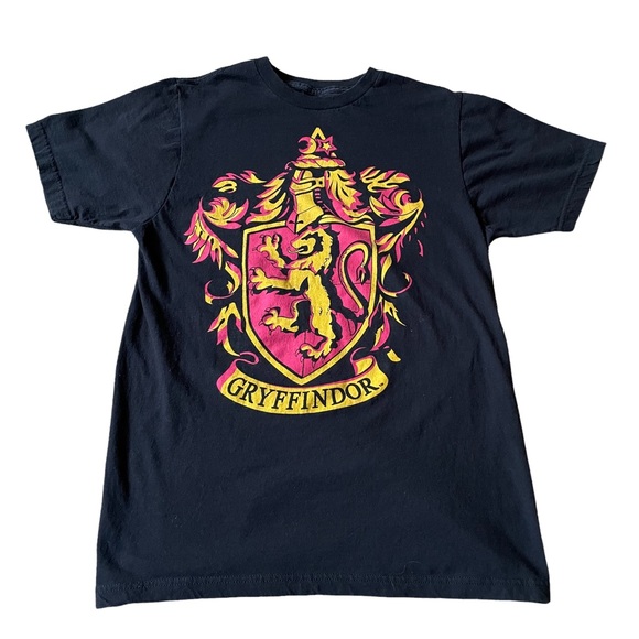 Harry Potter Deathly Hallows Gryffindor Graphic T-Shirt Size Medium - Picture 1 of 5